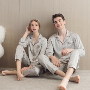 Ensemble pyjama en soie de glace pour couple (revers boutonné à manches longues + pantalon)