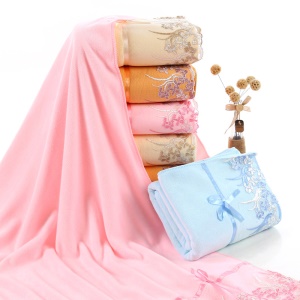 Ensemble de serviettes 3 pièces (2 * serviettes + 1 * serviettes de bain) dans un coffret cadeau en microfibre