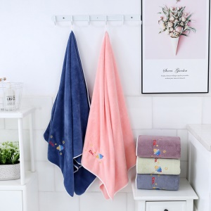 Serviette de bain haute densité en peluche de corail 70 * 140cm