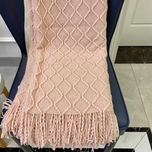 Couverture tricotée en forme de  losange 15cm avec franges