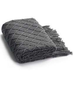 Couverture tricotée en forme de  losange 15cm avec franges