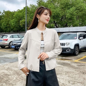 Manteau en cuir pour femmes en cuir PU avec boutonnage simple