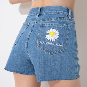 Mini short en denim pour femme