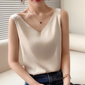 Camisole pour femmes en soie avec col en V
