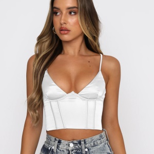 Femme camisole sexy
