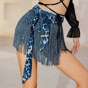 Demi-jupe de style latin pour femmes