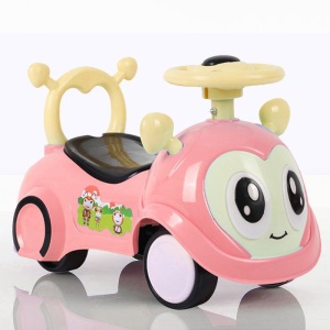 Scooter à quatre roues pour enfants avec musique et lumières