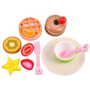 Ensemble de jouets en bois pour enfants jouant à la maison