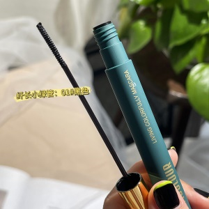 Maquillage Magic Color Slim Long Rouleau Incliné Mascara épais Imperméable à l'eau, anti-transpiration et sans vignette