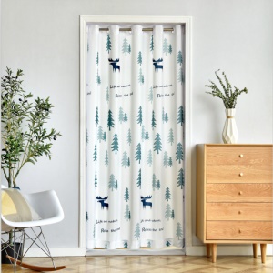 Différents styles de rideaux de porte sont disponibles