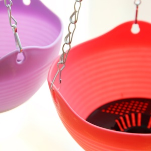 Paniers suspendus en plastique avec Chaînes  de 40 cm de long