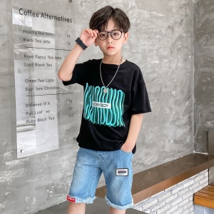 Ensemble de vêtements décontracté pour enfant （T shirt noir imprimé à manches courtes + shorts en jean) en coton