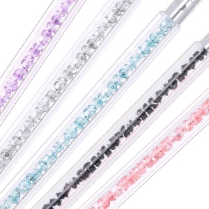 Outils de manucure pinceaux en détail à ongles à double tête