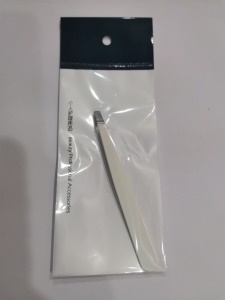 Pince à sourcils en acier inoxydable longueur 9.6 cm