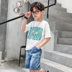 Ensemble de deux pièces  T shirt imprimé et Jean Short pour enfant garçons