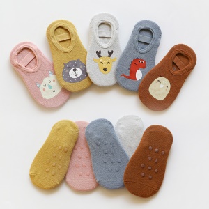 Chaussures et chaussettes antidérapantes pour bébé