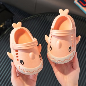 pantoufles Bébé avec dessin animé requin antidérapant semelle souple