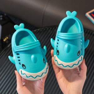 pantoufles Bébé avec dessin animé requin antidérapant semelle souple