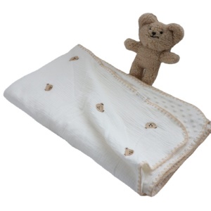 Couverture bébé en coton brodé