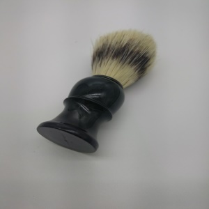 Brosse à barbe pour hommes avec manche en plastique noir poils doux