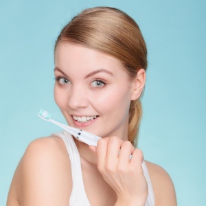 Kit de nettoyage dentaire électrique  pour soins buccaux et  blanchiment des dents  à domicile