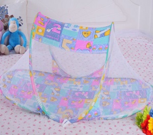 Moustiquaire  pliante  en forme de  bateau  pour bébé