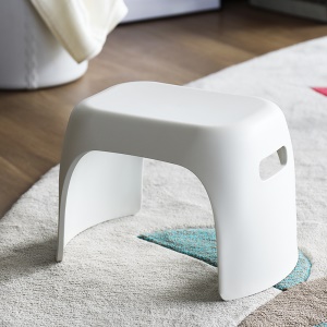 Tabouret bas ovale en plastique épais antidérapant