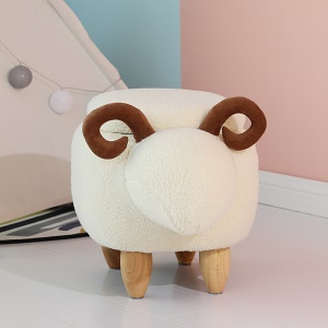 Tabouret en laine pour bébé