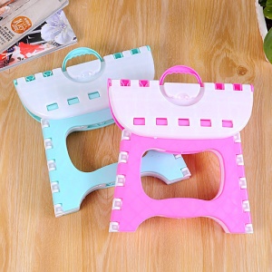 Tabouret en plastique pliable et portable