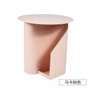 Table en fer forgé avec espace de rangement