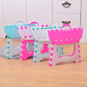 Tabouret en plastique pliable et portable