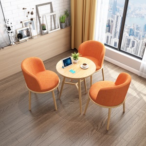 Petite table ronde pour accueil des invités