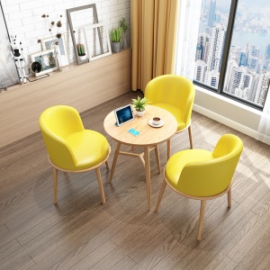 Petite table ronde pour accueil des invités