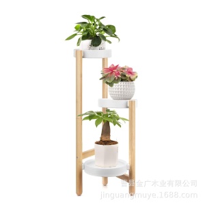 Porte de fleurs en bois à trois étages