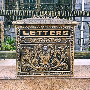 Boîte aux lettres vintage  en fonte d'aluminium