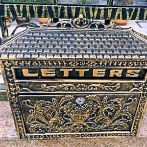 Boîte aux lettres vintage  en fonte d'aluminium