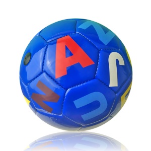 Ballon de football pour   élèves du primaire et du secondaire