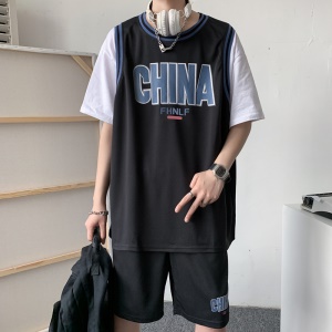 Ensemble de deux pièces de basket-ball