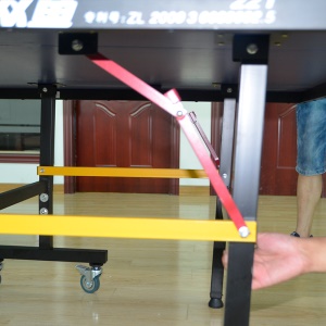 Table de tennis de table  pliable avec roues