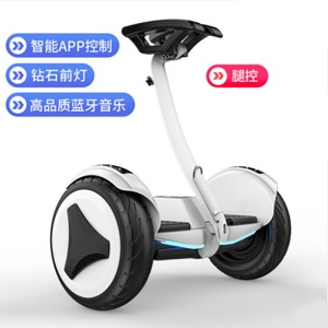 hoverboard électrique pour adulte, à deux roues, à commande par les jambes et à détection intelligente du mouvement du corps.