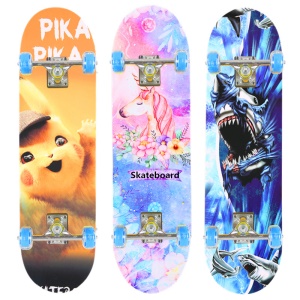 Skateboard avec roues à double inclinaison pour enfants