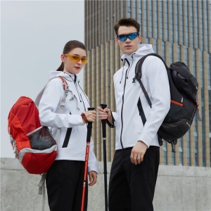 Survêtement  de sport avec fermeture et capuche