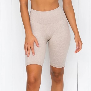 short de yoga serré