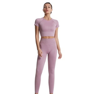 Combinaison de yoga deux pièces (pantalon + manches courtes) serrée par enfilage
