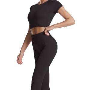 Combinaison de yoga deux pièces (pantalon + manches courtes) serrée par enfilage
