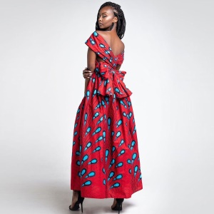 Robe femme africaine avec bretelles imprimées fendues tissu Wax