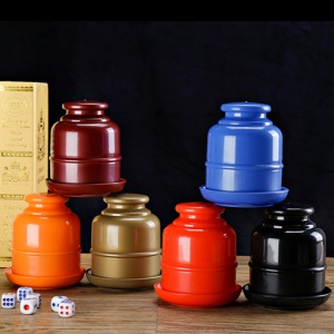 Ensemble de gobelets pour jeux de dés Ensemble de jeux de hasard