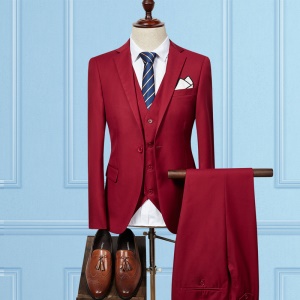 Costume pour homme trois pièces avec boucle et col plat