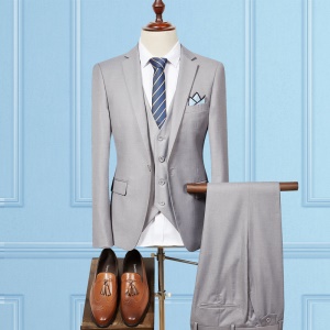 Costume pour homme trois pièces avec boucle et col plat