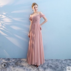 Robe de demoiselle d'honneur en mousseline de soie avec bretelles